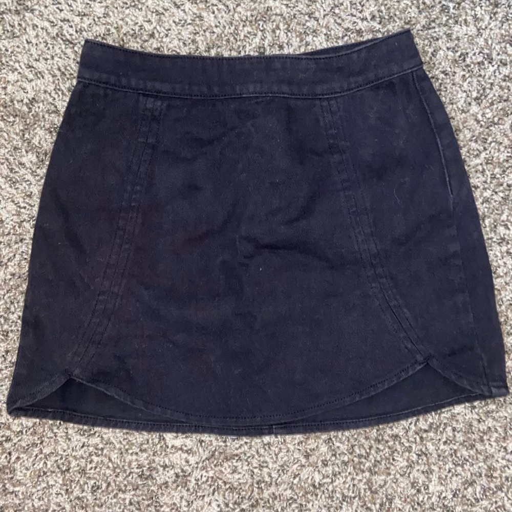 Black size 23 denim pac Sun mini skirt with scallop detail